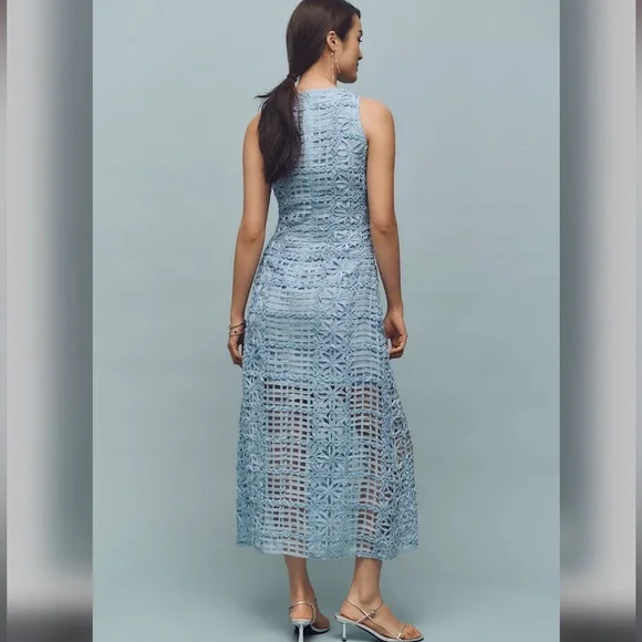 Sleeveless Textured Midi Dress - Picture 3 of 8